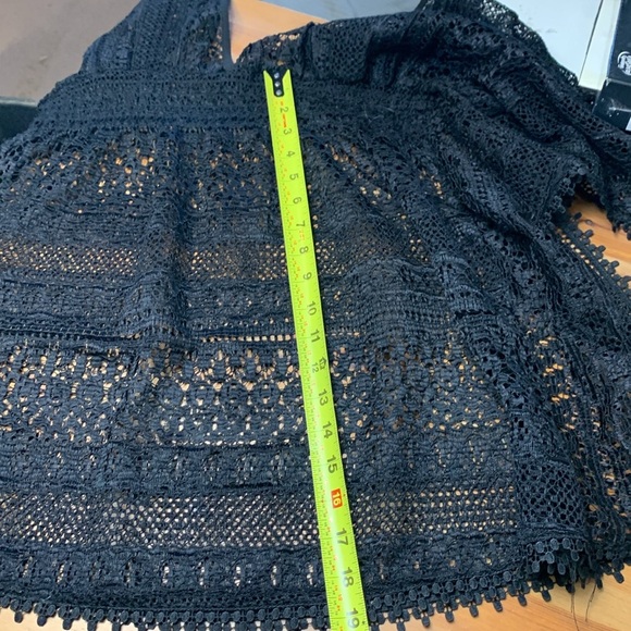 Black lace beach cover-up. Excellent condition size medium. - Picture 7 of 8